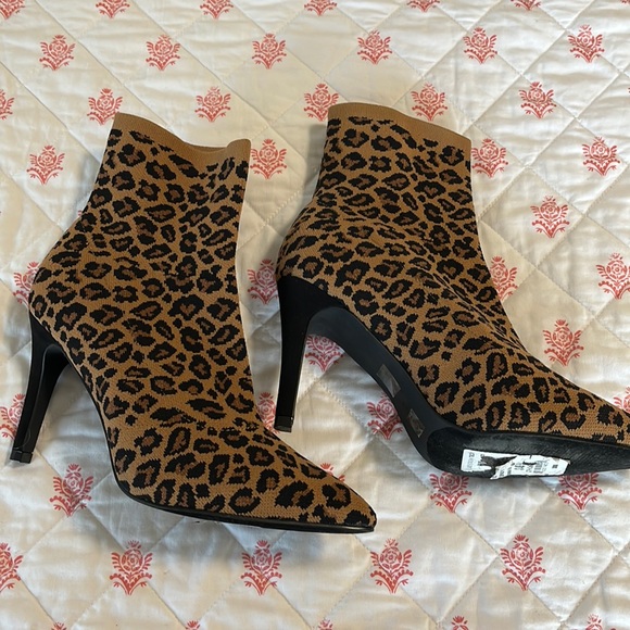 Mia leopard booties size 7 1/2 - Picture 2 of 7